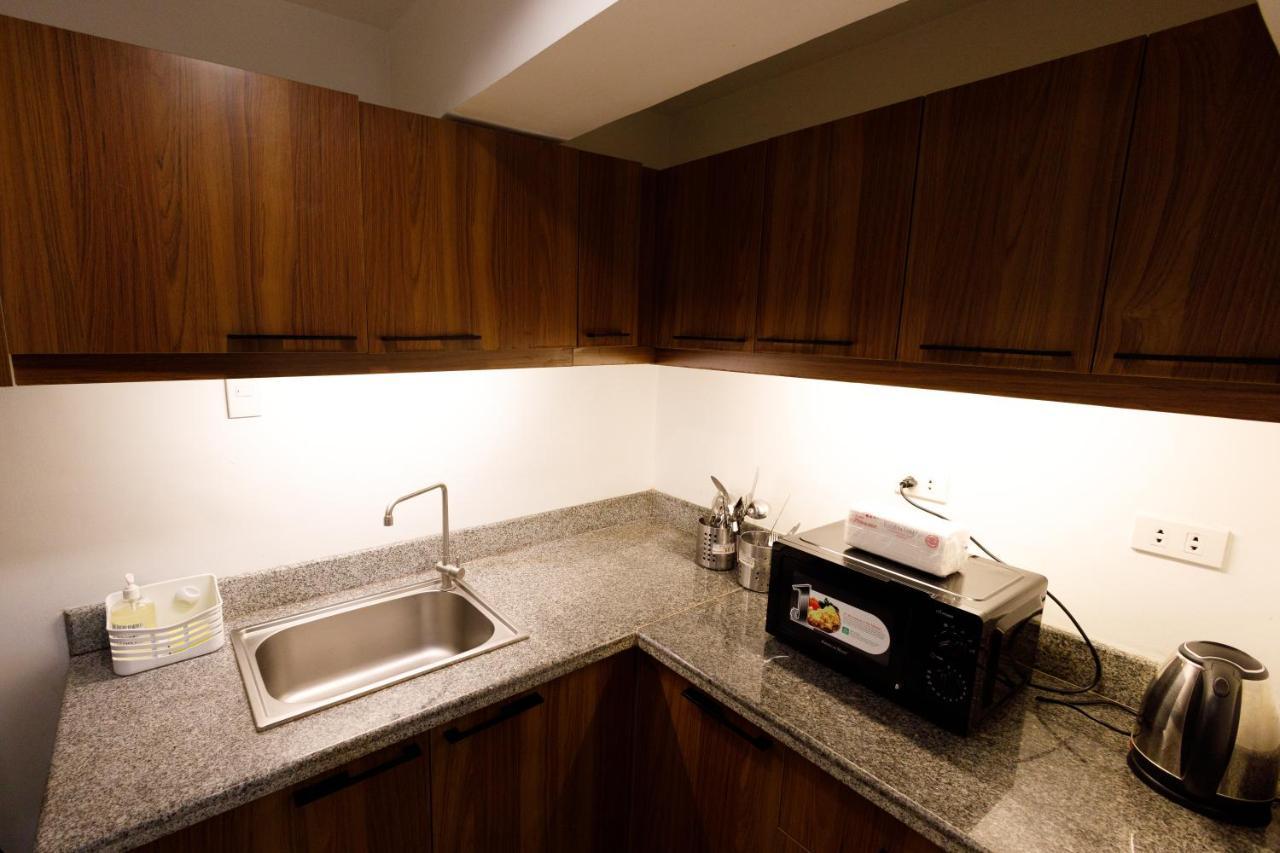 5880 Enriquez Residences Manille Extérieur photo