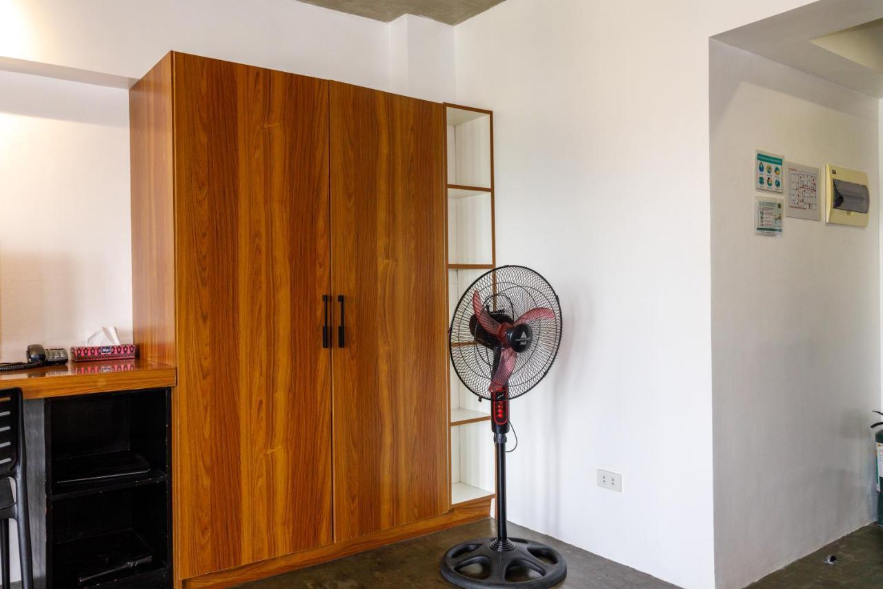 5880 Enriquez Residences Manille Extérieur photo