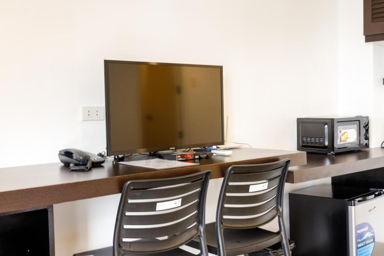5880 Enriquez Residences Manille Extérieur photo