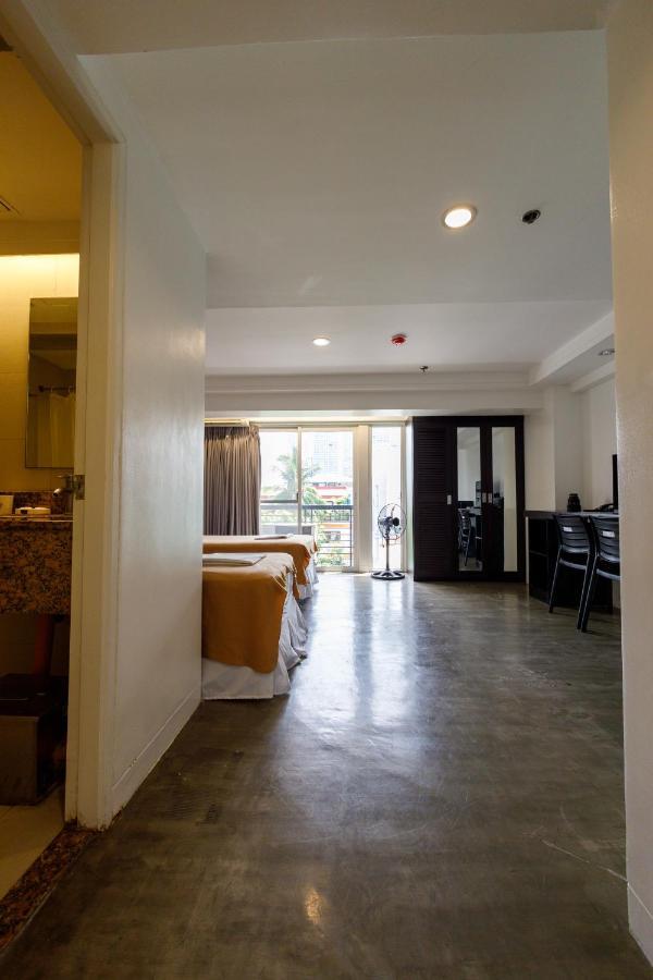 5880 Enriquez Residences Manille Extérieur photo